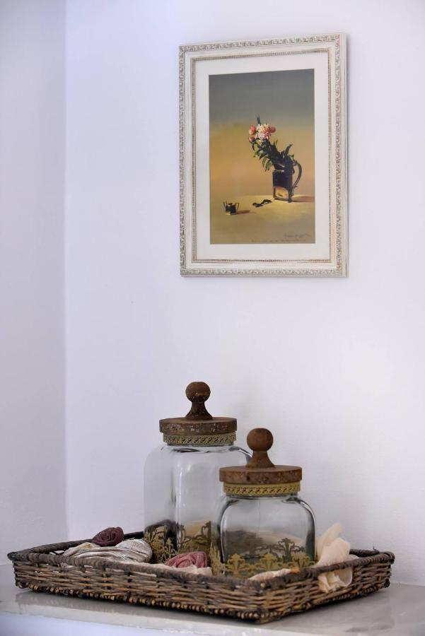Oisyra Boutique Suites Ermoupoli Ngoại thất bức ảnh