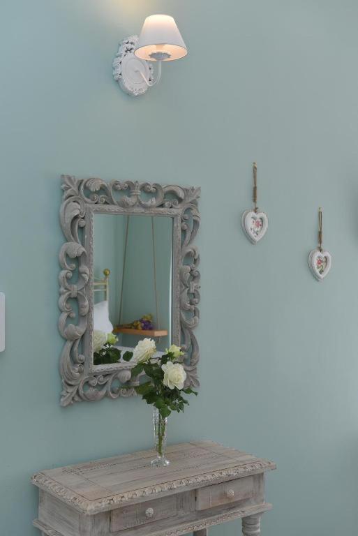 Oisyra Boutique Suites Ermoupoli Ngoại thất bức ảnh