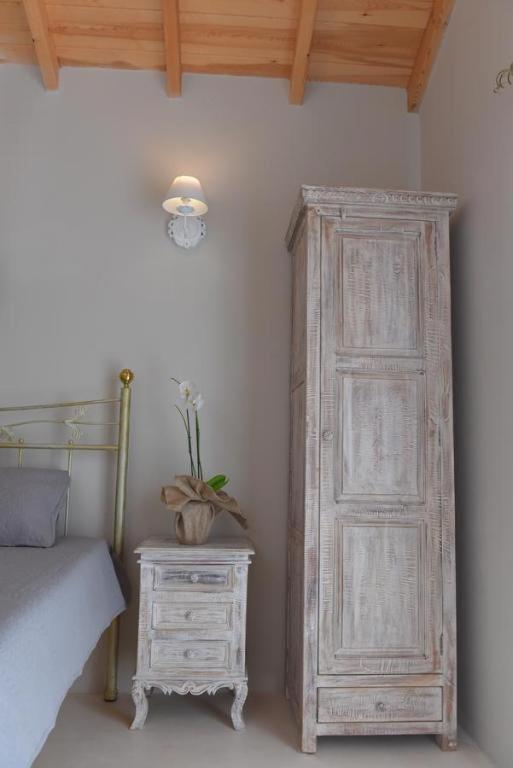 Oisyra Boutique Suites Ermoupoli Ngoại thất bức ảnh